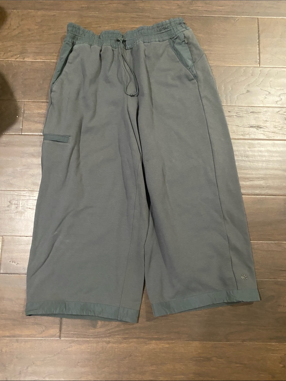 Athleta Slate Gray Cropped Wide-Leg Joggers
